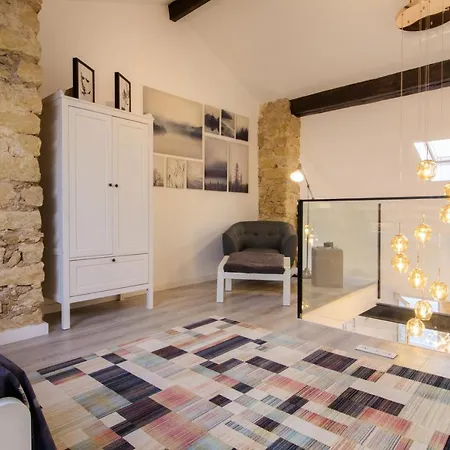 Luxury New Loft Centre & Castle,