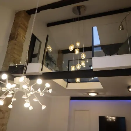 Luxury New Loft Centre & Castle, Appartement *